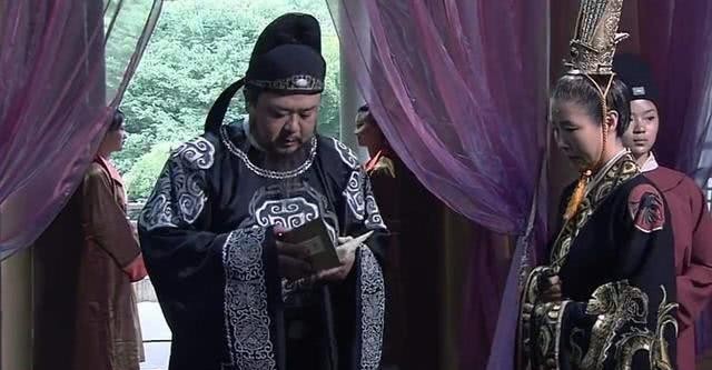 侄子|一代女皇武则天为什么传位给儿子李旦,而不是侄子?原因很简单