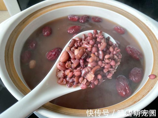 季节|寒露以后最适合喝红豆粥，煮粥时候多加这两样，秋冬季节不怕冷