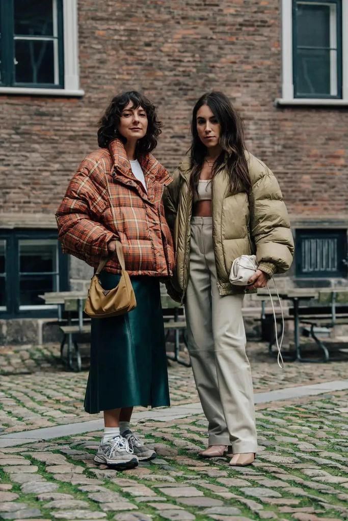 羽绒服+裙子=2021年最王炸组合,早穿早美!