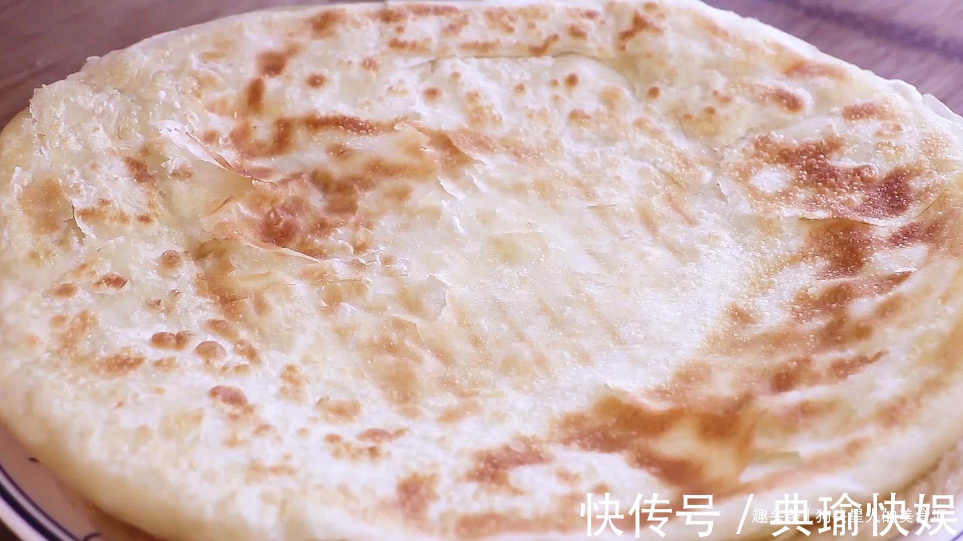 油酥|烙饼时，不要直接烙，多加这两步，饼柔软又起层，3分钟就能出锅