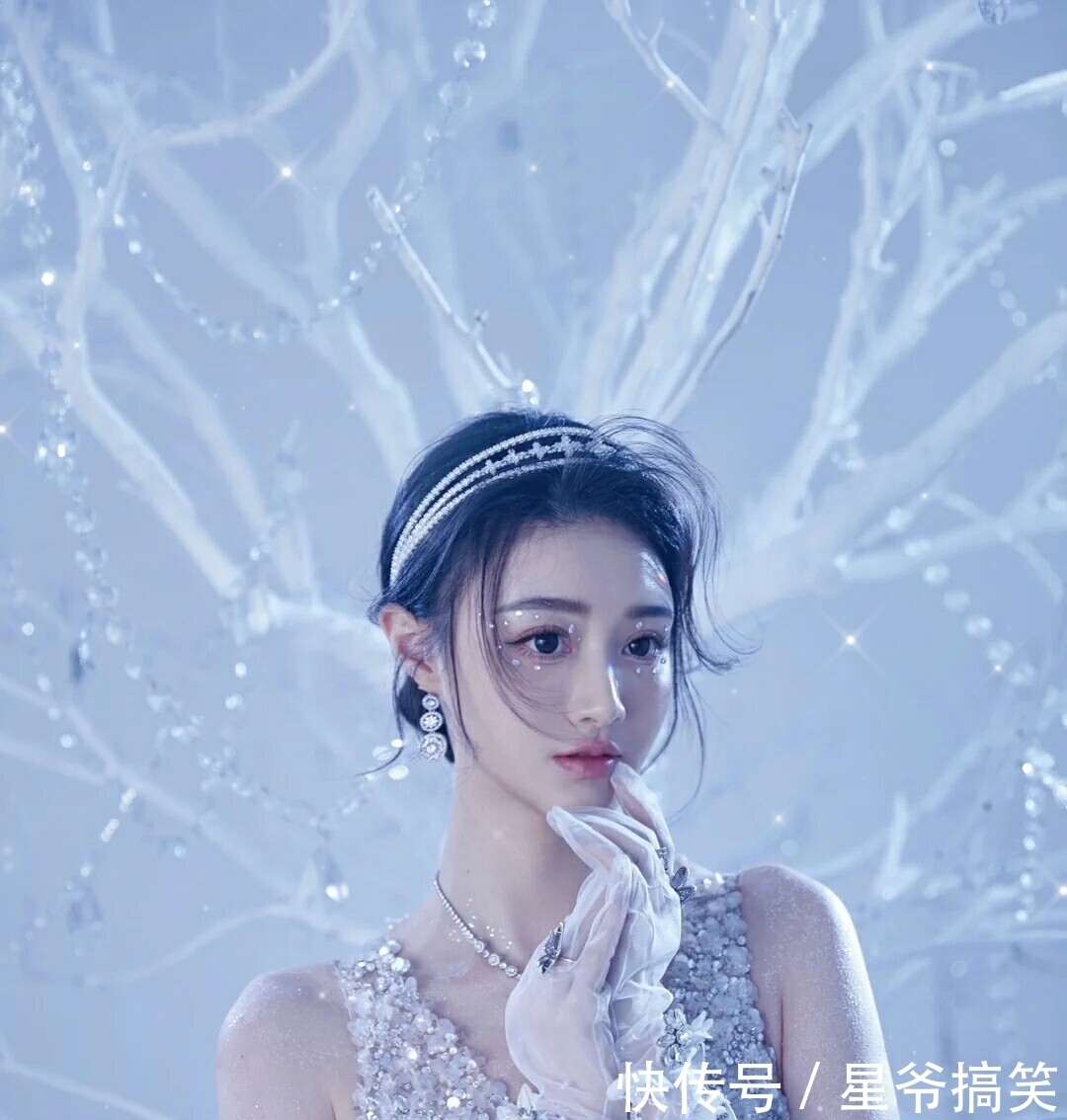 冰雪肌肤，美不胜收。