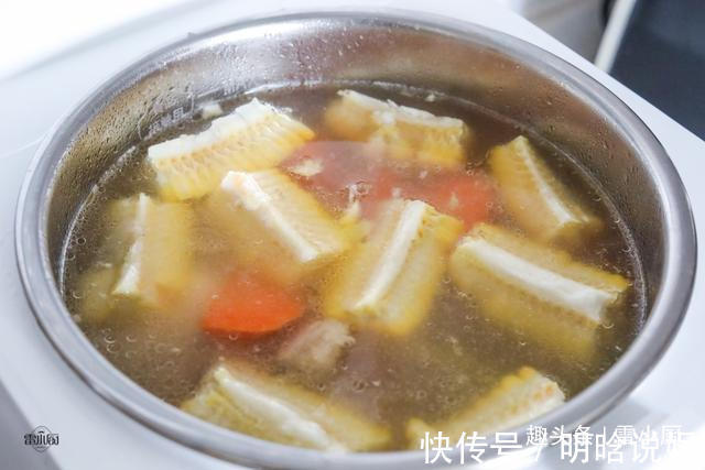 饭菜|家有读书娃,饭菜不将就,经常给孩子煲这碗汤,补充营养身体棒