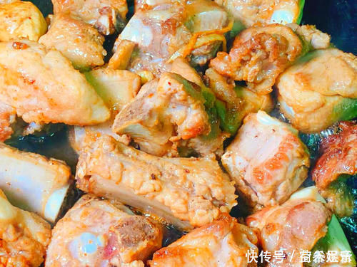 炖排骨时，请牢记“3不放”，保证排骨鲜嫩又入味，还没一点不腥