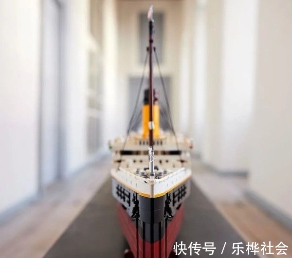 乐高积木|史上最长套装!乐高正式发布10294泰坦尼克号!9090颗粒售价5499元!