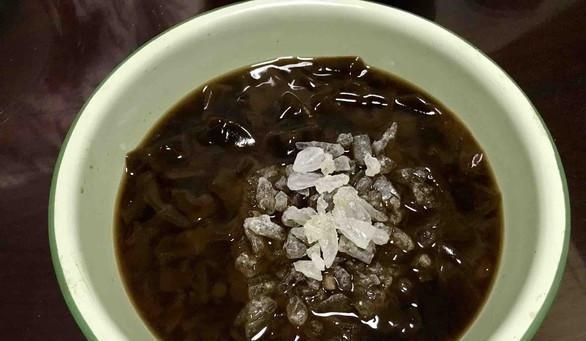 气色|掉发、白发、气色不好的,每周拿“它”当零食吃,显年轻还助睡眠