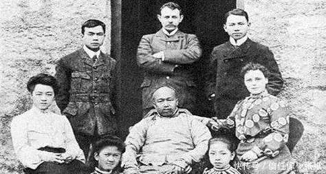 再娶|他亲口说1夫1妻，结果娶了5任妻子，晚年再娶小43岁的六房！