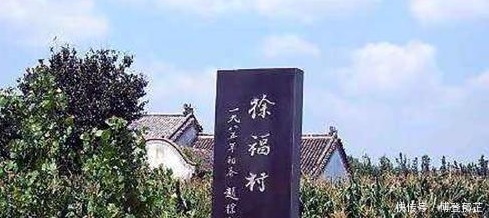 日军|日军扫荡村庄时,看见石碑上刻着几个字,连忙下跪磕头撤离村子