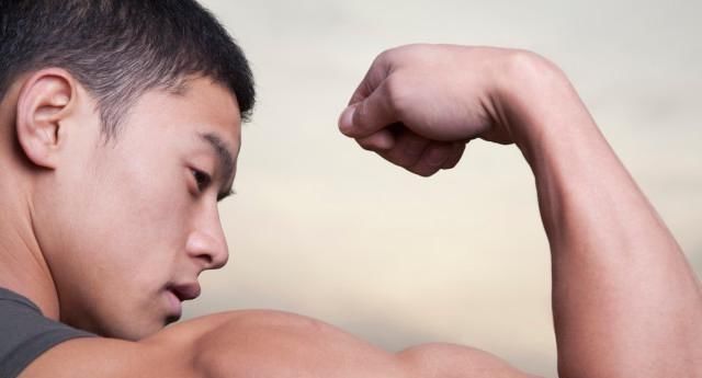 臂围|不管你怎么练习，手臂总是粗糙的四种帮助你的方法