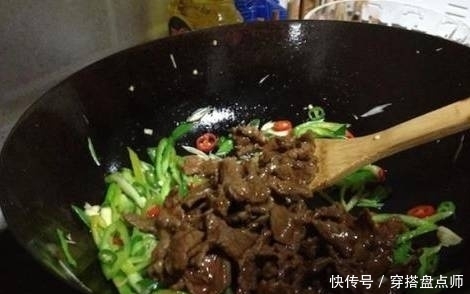 牛肉原|牛肉要炒得又嫩又好吃,不需要生粉,而是要掌握好这个特殊的步骤