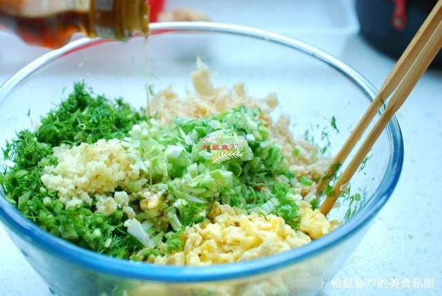 婆婆调素饺子馅有高招，味儿特鲜，肉馅没人吃，素馅全家抢