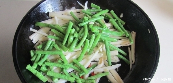 豆角|80%的人都不知道豆角和它是绝配,每天炒一盘,营养美味还排毒