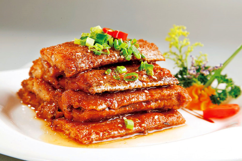 鸡腿|精选美食:五花肉豆豉炒青椒,蜜汁蛋黄鸡腿卷,麻辣带鱼家常做法