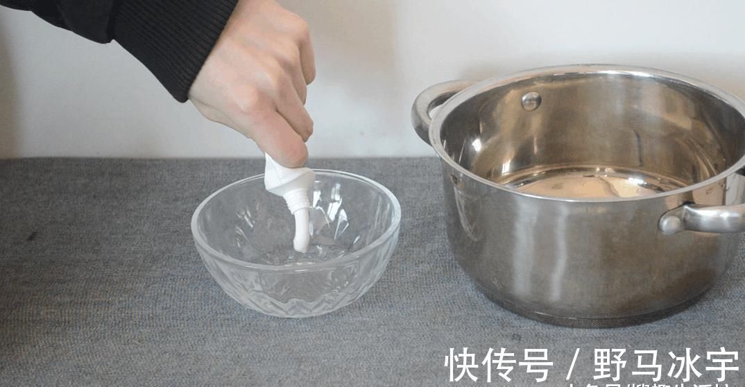 小窍门|不锈钢锅发黄了, 只需一张纸, 教你轻松巧洗白, 家家户户都用得到