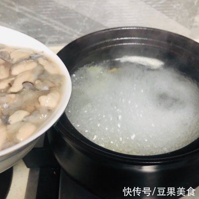  下饭|超下饭的白菜生蚝汤，汤鲜蚝嫩，一学就会