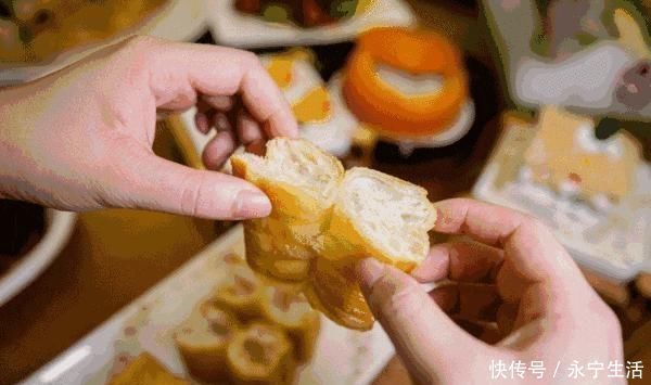 和面|炸油条时，别急着加水和面！先做这一步，油条蓬松酥脆