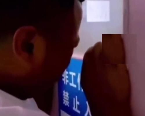 剖腹产|抗麻体质孕妇“生剖”双胞胎,哭声撕心裂肺,产房外丈夫泪如雨下