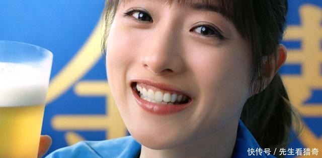 泰国|连泰国COS小哥都要写个服字,日本大神用洗面乳模仿各路名人