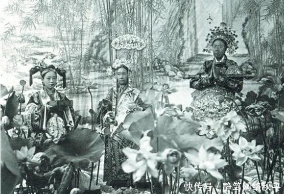 末代|清末老照片,长衫百姓帮洋鬼子运大炮,图四末代皇后冒雨出行