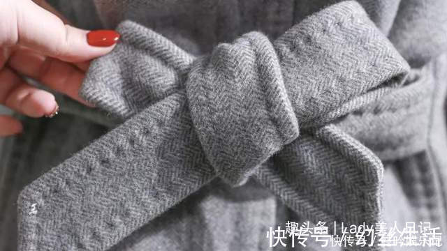 风衣后面的腰带怎么系有6种系法，可能你一种都还不会！
