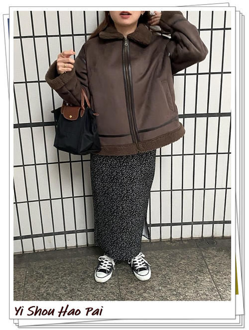  时尚|经典不过时的“饺子包”，今年冬天可以这样搭配！更显时尚气息