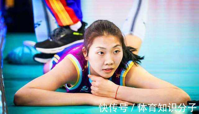 排球|被八一队抛弃,后又被郎平选中,她是怎样成为女排最强副攻的呢