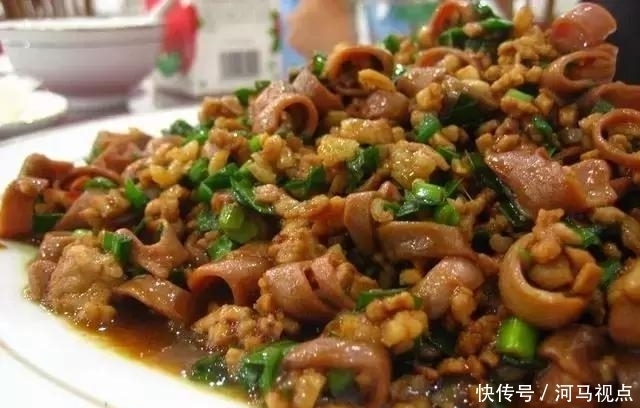 美食推荐：酱肉炒海肠，辣酱凤爪，清炖牛腩，韭菜炒蚕豆