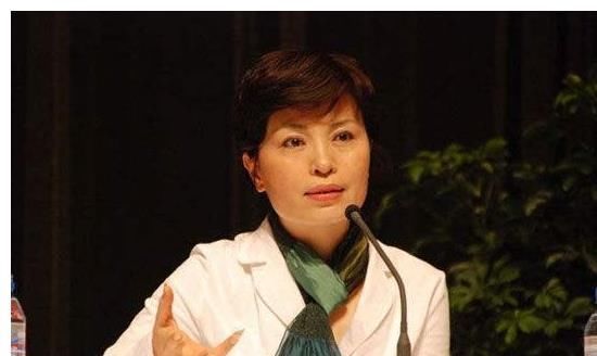 坠楼|央视主持李瑞英，儿子坠楼挂断电话继续主持，其实另有苦衷