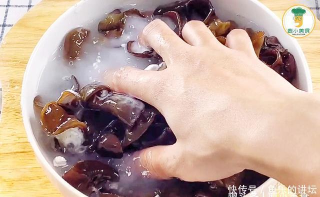凉拌木耳按照我的方法,比饭店好吃数倍!调料汁是关键,酸辣鲜脆