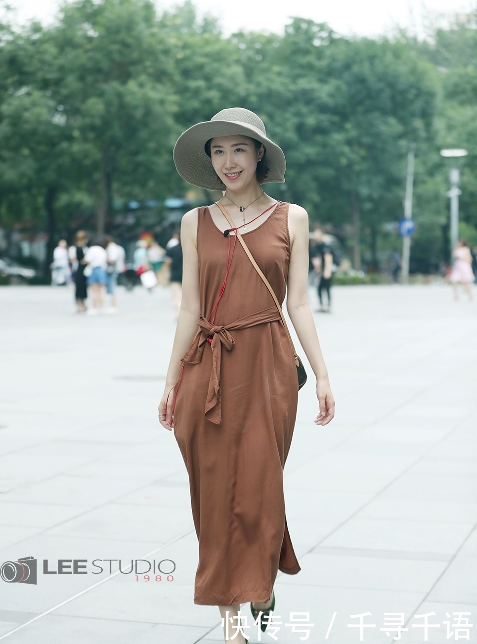 天生丽质|街拍:天生丽质的性感女子,个个夺人心魄的美