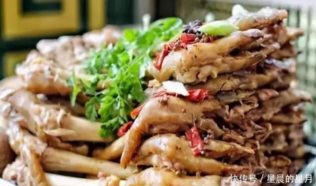 新疆人|新疆美食|看了羊肉的100种吃法,我的眼泪从嘴角流了出来