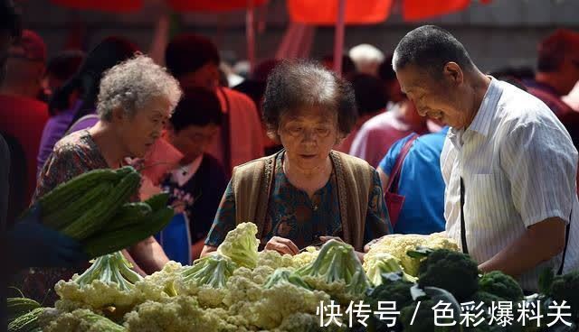 利率|70万的房贷,30年多少利息?如果存银行,30年有多少利息?