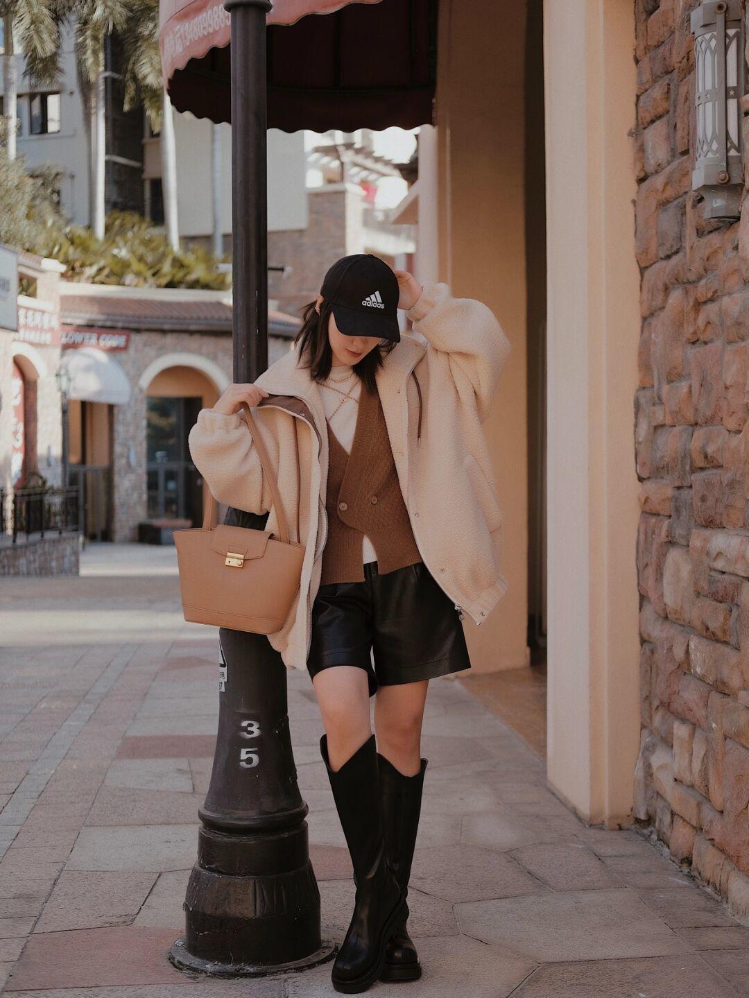 驼色|今年冬季火了种单品,叫“羊羔毛外套”,舒适潮流可以照着穿