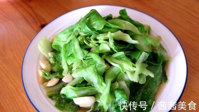 普通人家的家常午餐，四菜一汤一主食，做法简单，家人爱吃