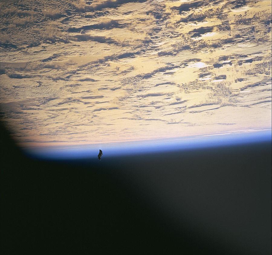 轨道 火星男孩所言属实?13000年前,有人在地球轨道上放了一颗卫星