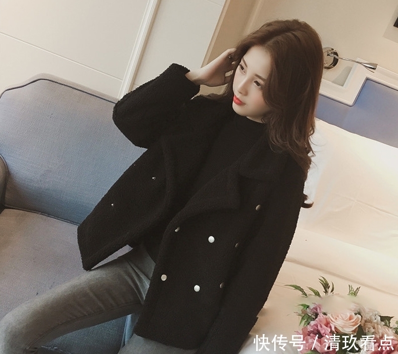 建议大家!穿羊羔毛不要配阔腿裤,土!今冬流行这么穿,超减龄