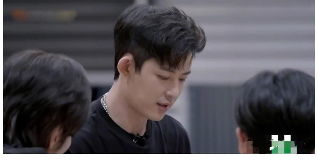 人設(shè)崩塌|人設(shè)崩塌第二人？敖犬“自大”搶歌詞還甩鍋言承旭，太“綠茶”了