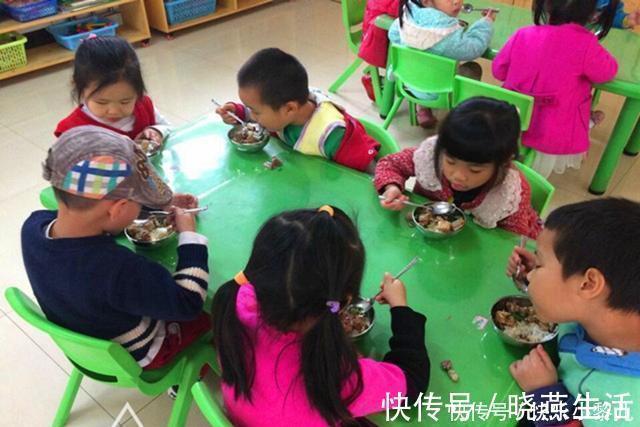 大锅饭|孩子在幼儿园吃饭吃得津津有味,回家却变成吃饭“困难户”为啥?