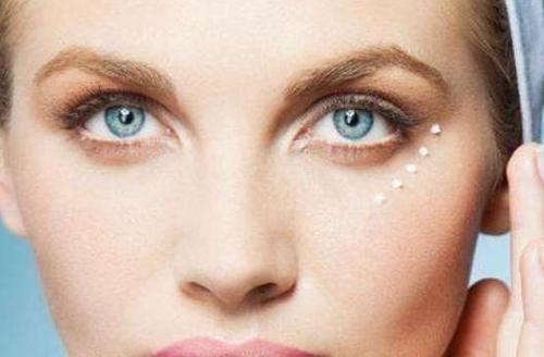 美妆蛋 护肤上有3个“坏习惯”的女人,皮肤几乎都差,中一个都不算美女