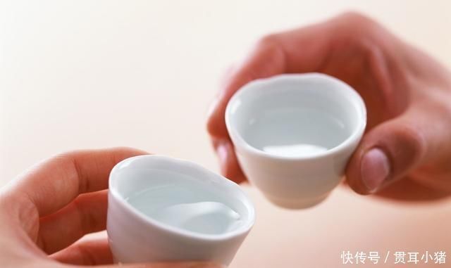 离谱|每天喝二两白酒和滴酒不沾的人,谁更易患癌你错的很离谱