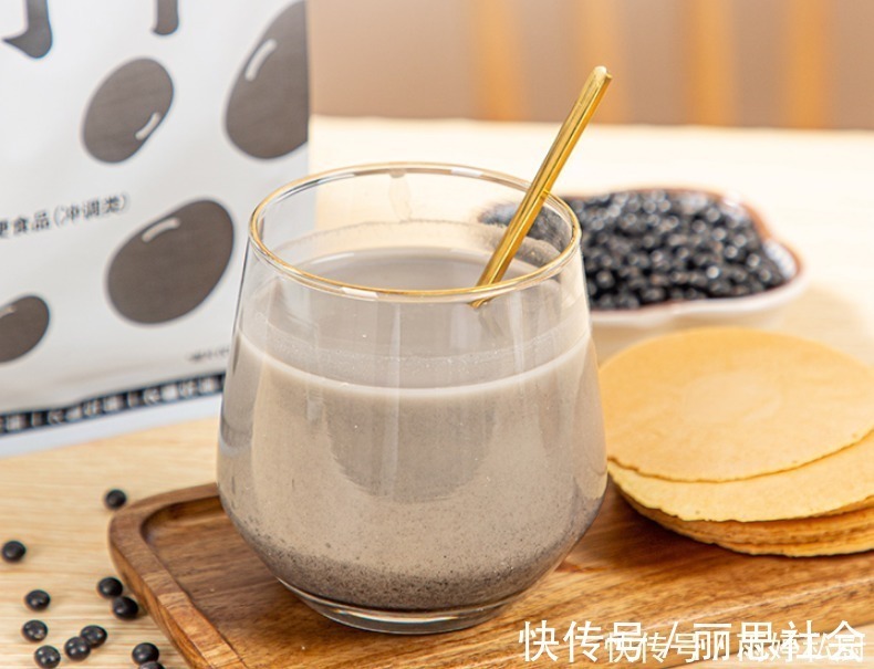 李佳琦|一个90后女生“轻断食”零食清单，走红朋友圈，每款都低卡轻热量