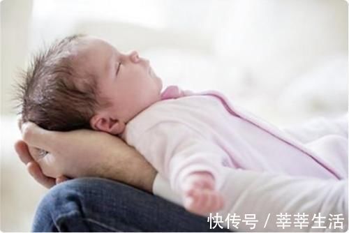 阿姨们|3个月的婴儿，是该“横抱”还是“竖抱”？哪种方式对孩子更有利