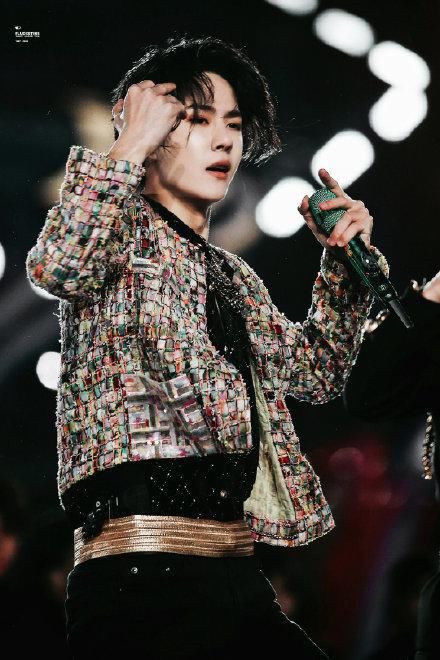 跨年晚会：肖战那英再合体全开麦，王一博王力宏王炸组合大秀rap