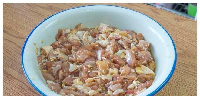 瑶柱|教你在家做荷叶糯米鸡，简单好做不繁琐，比炒菜省事，比粽子好吃