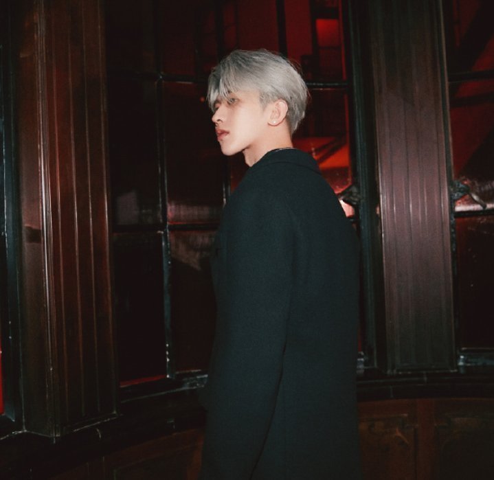 男艺人流量价值排名:肖战稳站第一名老位置,蔡徐坤却无缘前三!