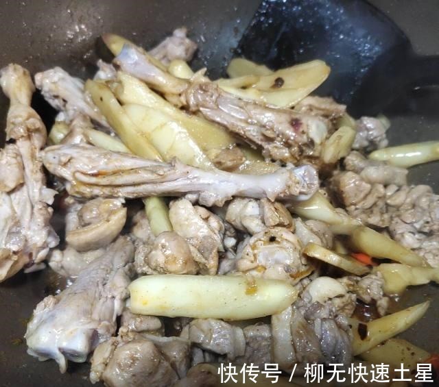 美食天下|鸭肉烧苦瓜,家常小炒,美味可口!