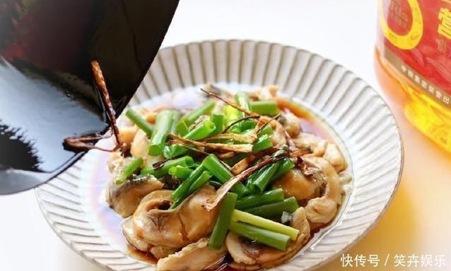 草鱼最好吃的做法,葱香浓郁,1条不够吃,鱼肉嫩滑有妙招
