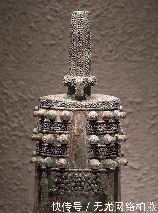 曾侯乙编钟|1978年,一被淹古墓浮出21具棺材,出土文物藏小国生存之道