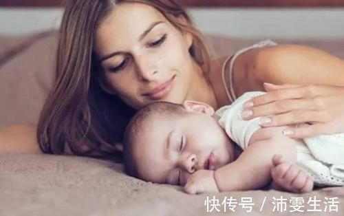 喂奶|“抱着睡得香,一放就醒”,到底什么原因?宝妈来学学这么做
