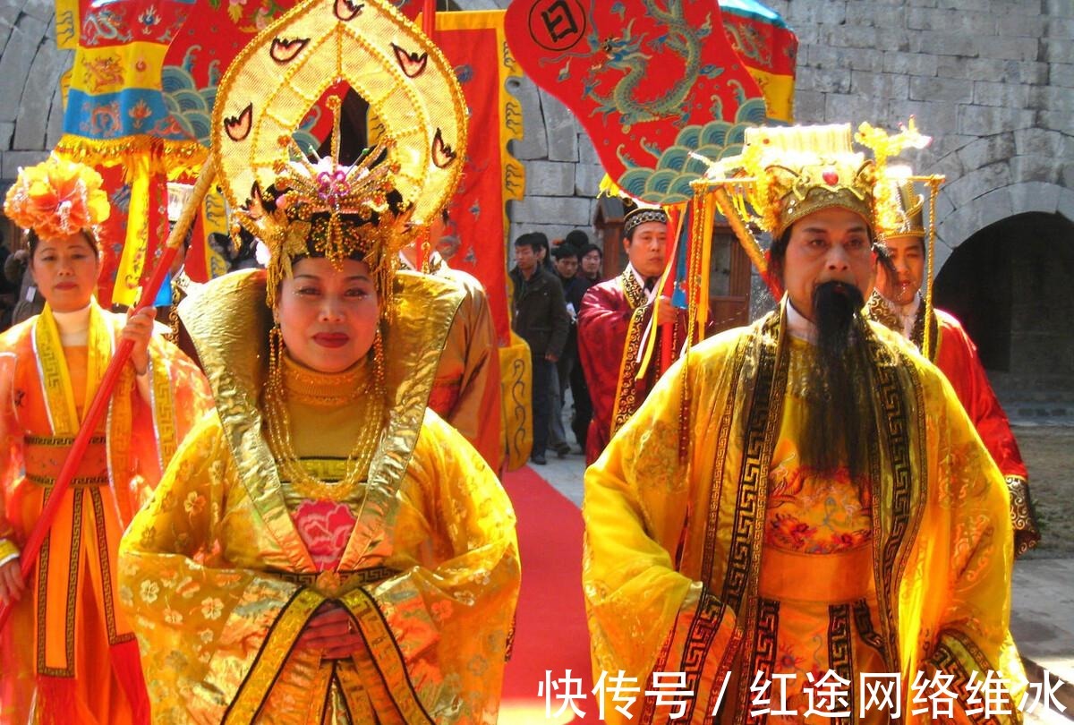 龙袍|古代皇帝的龙袍为什么从来不洗？