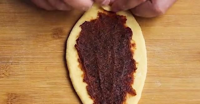  小孩儿|5个鸡蛋加1碗面粉，不用蒸不用烙，简单一做，出锅小孩儿馋哭了